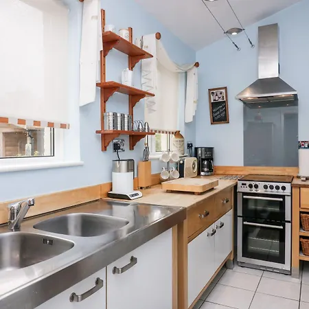 2 Bens Row * Ulverston